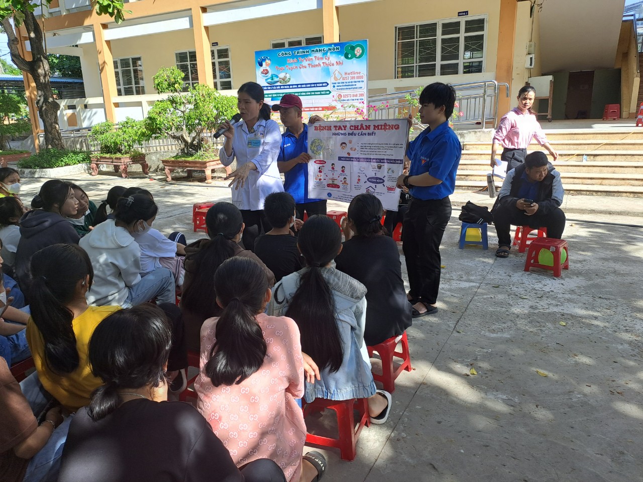 Trung tâm Y tế huyện Tuy An triển khai công tác Phòng chống bệnh tay chân miệng 